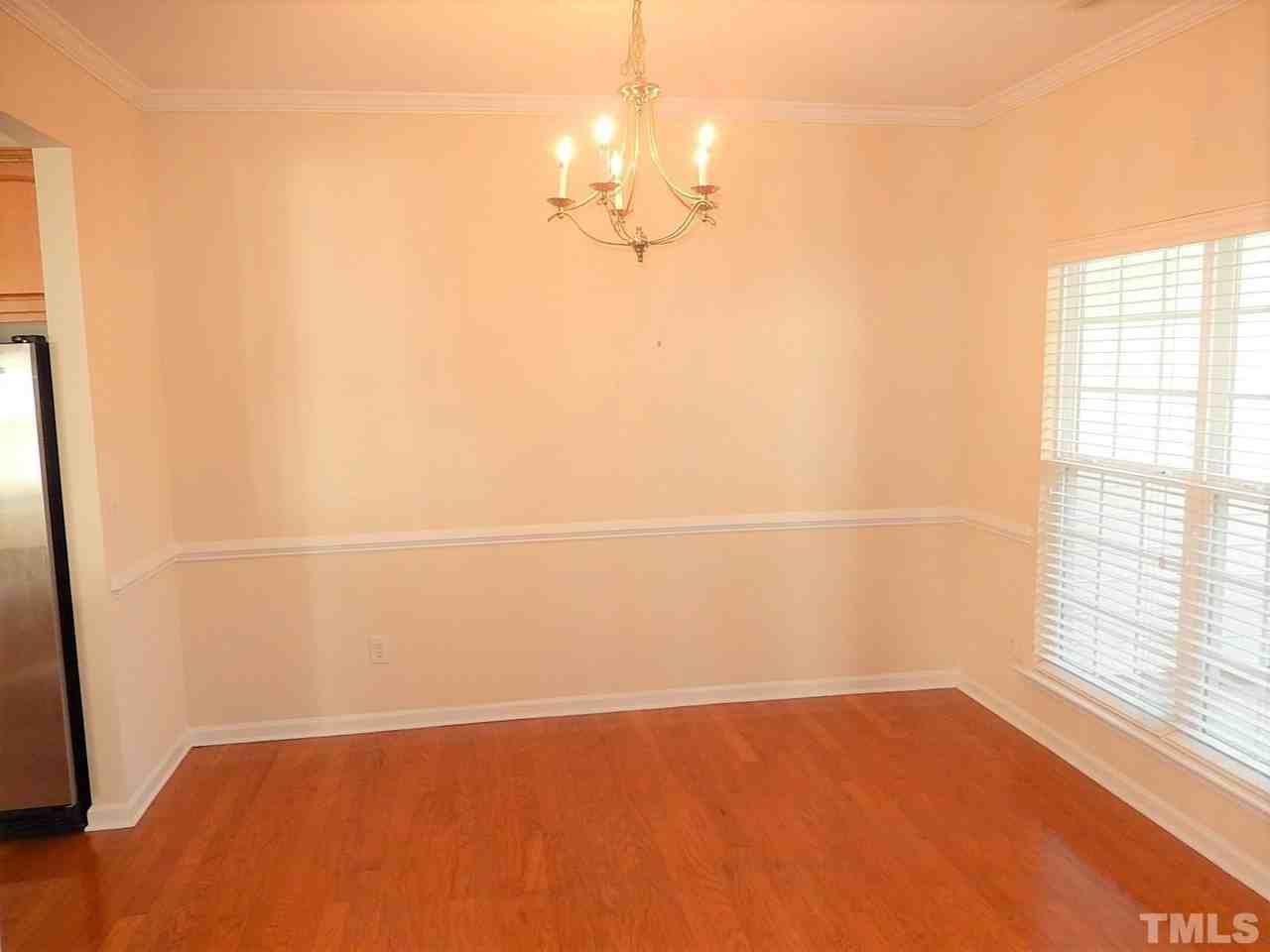 10651 Edmundson Ave - Photo 3 of 31