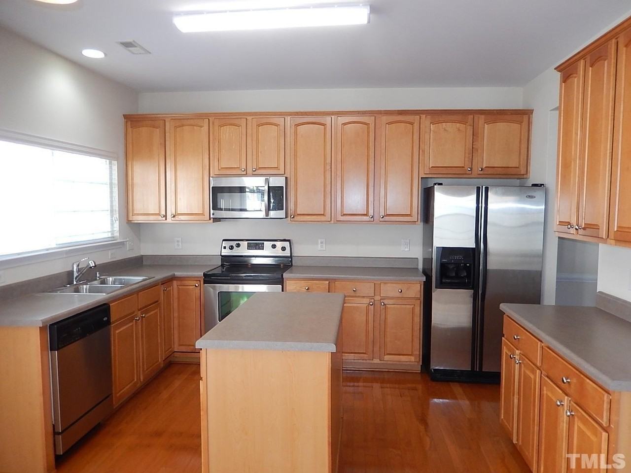 10651 Edmundson Ave - Photo 7 of 31