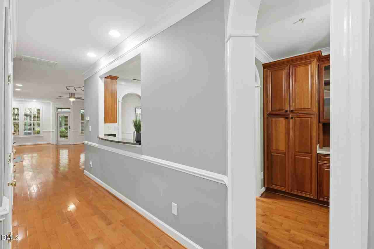 305 Presque Isle Ln - Photo 6 of 35