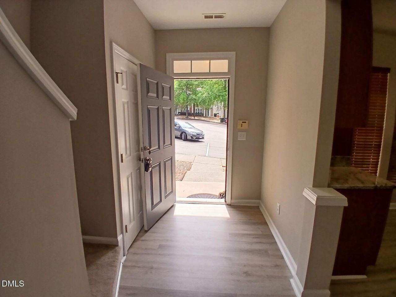 514 Walnut Woods Dr - Photo 3 of 30