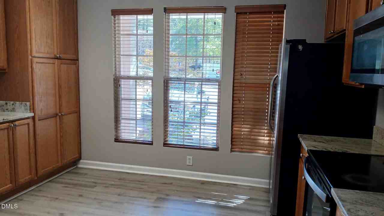 514 Walnut Woods Dr - Photo 7 of 30