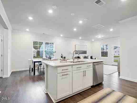 292 Beachcomber Dr - Photo 5 of 34