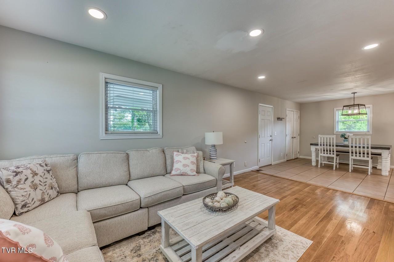 4000 Prescott Dr - Photo 6 of 36