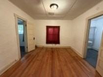 213 E Oak St - Photo 5 of 10