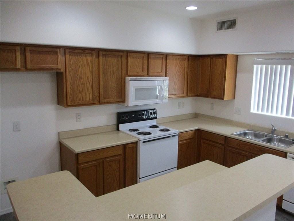 1765 Central Ave #302 - Photo 4 of 11