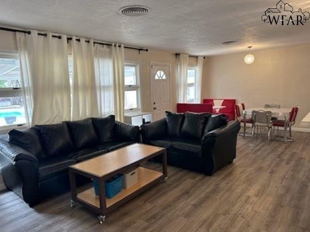 4616 Lake Park Dr - Photo 3 of 10