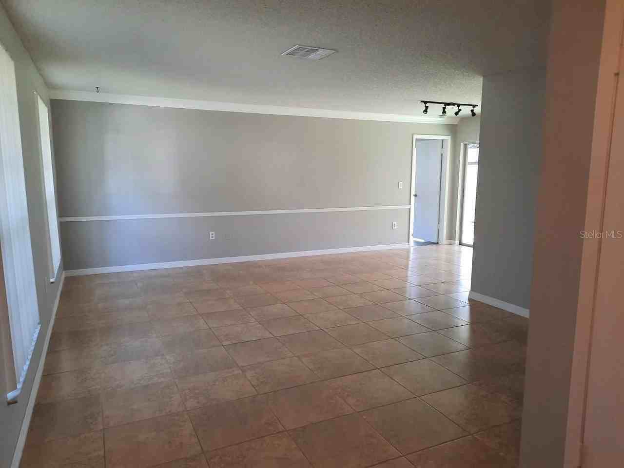 13016 Serpentine Dr - Photo 2 of 24