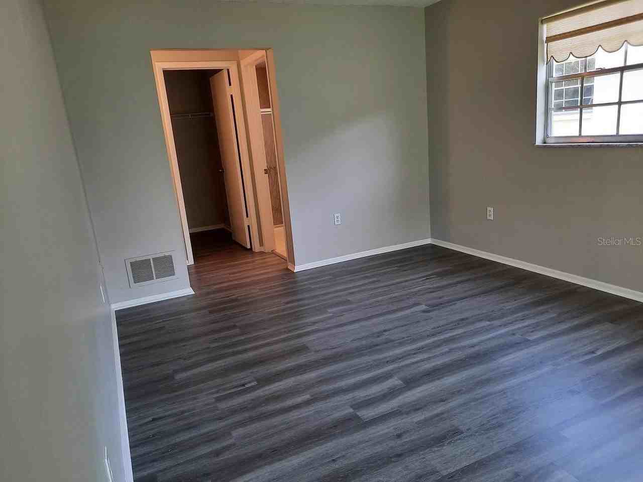 13016 Serpentine Dr - Photo 4 of 24