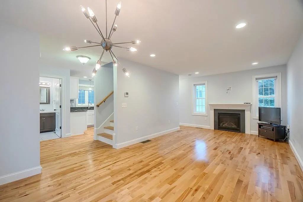 25 Dahlia Dr #1 - Photo 6 of 13