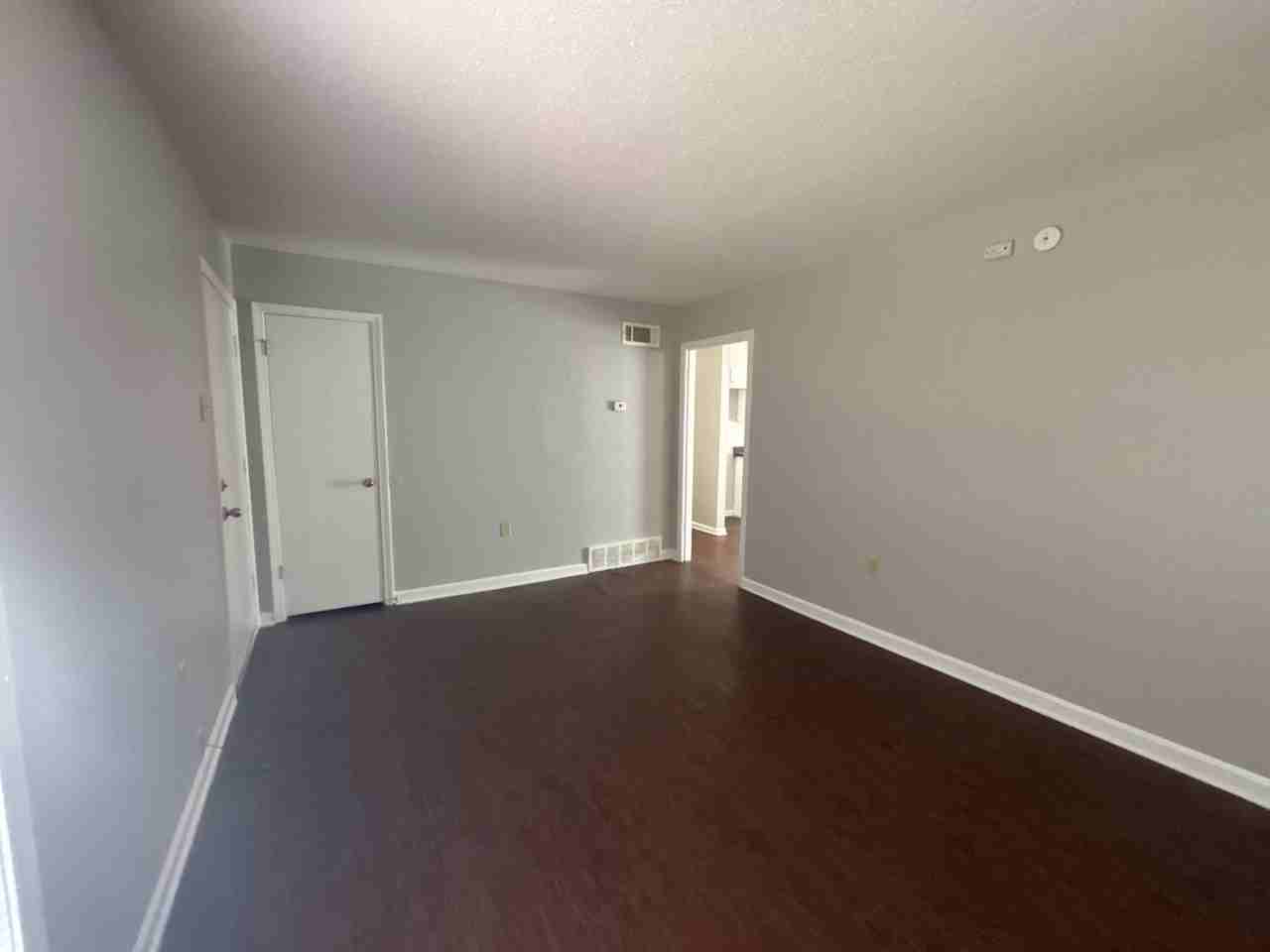 5197 Chantilly Dr - Photo 7 of 20