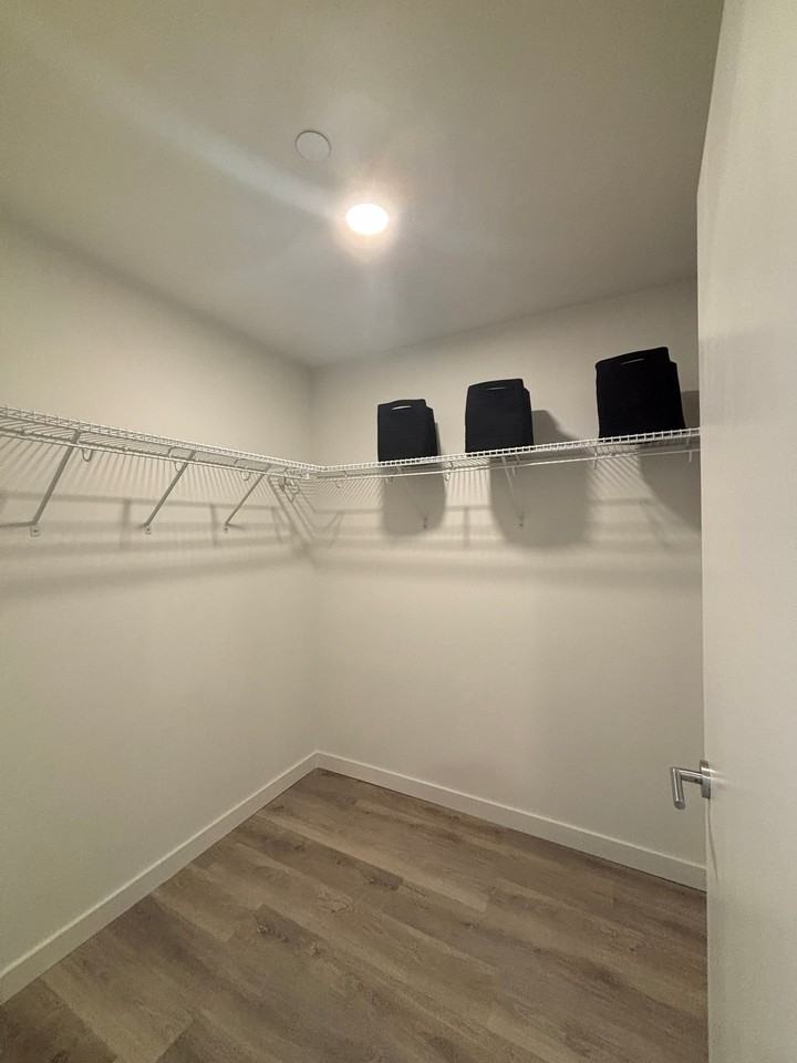 160 Northwest 32nd Street #S1 - Photo 5 of 6