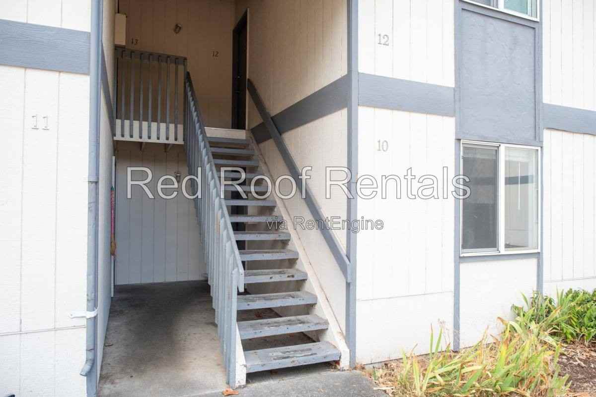 3411 92nd St S #7 - Photo 2 of 10
