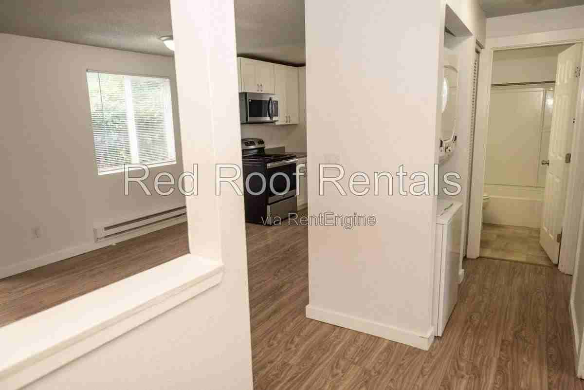 3411 92nd St S #7 - Photo 5 of 10