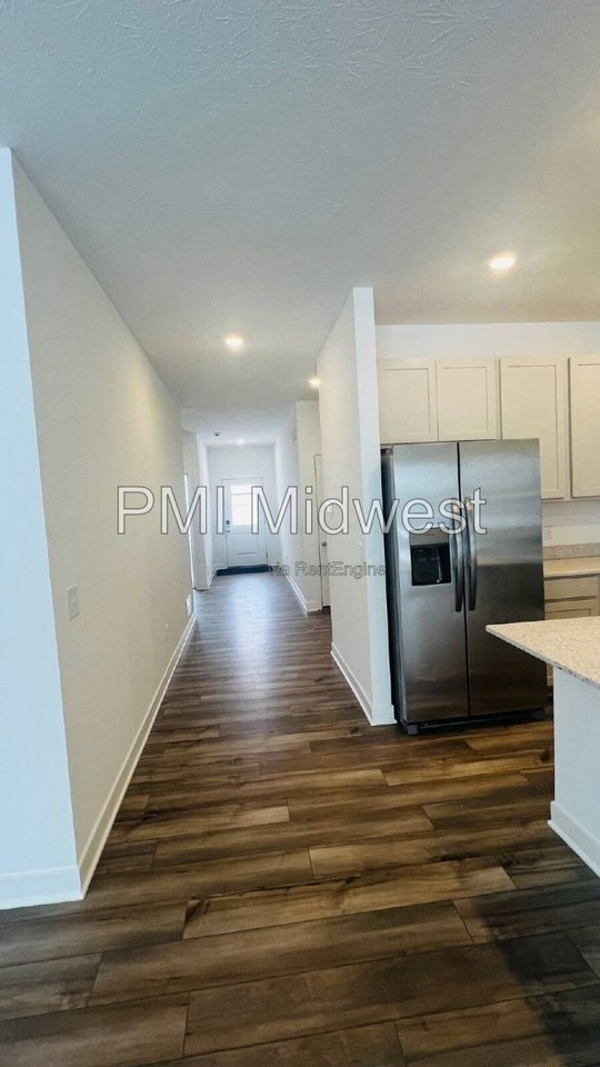 691 Bedford Dr - Photo 2 of 20