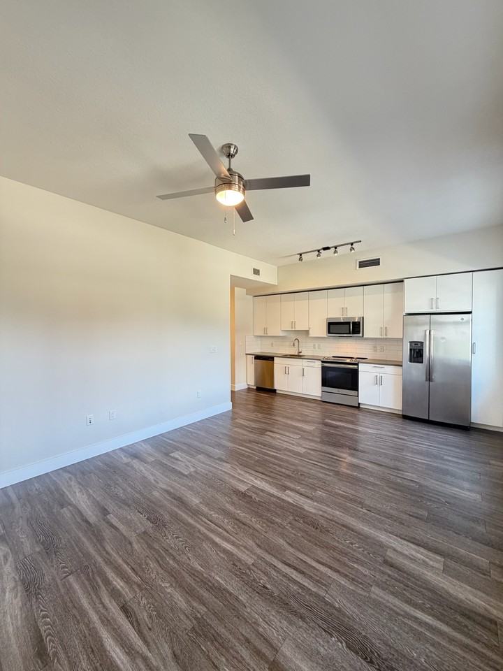 337 Northeast 26th Terrace #S2 - Photo 4 of 7
