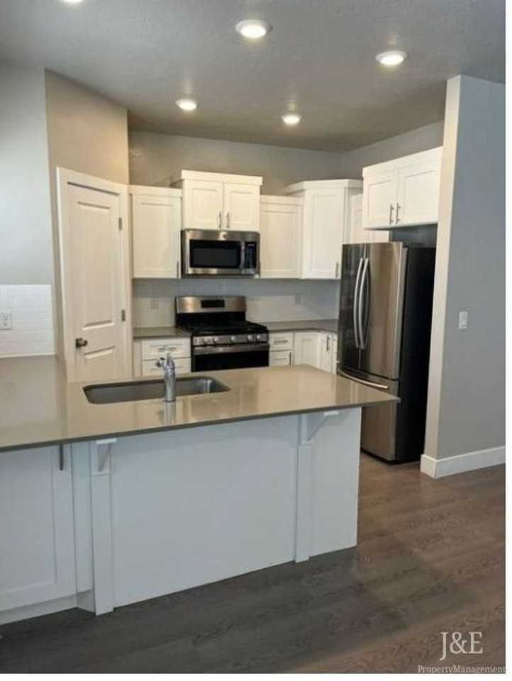 3032 N 225 E - Photo 2 of 14