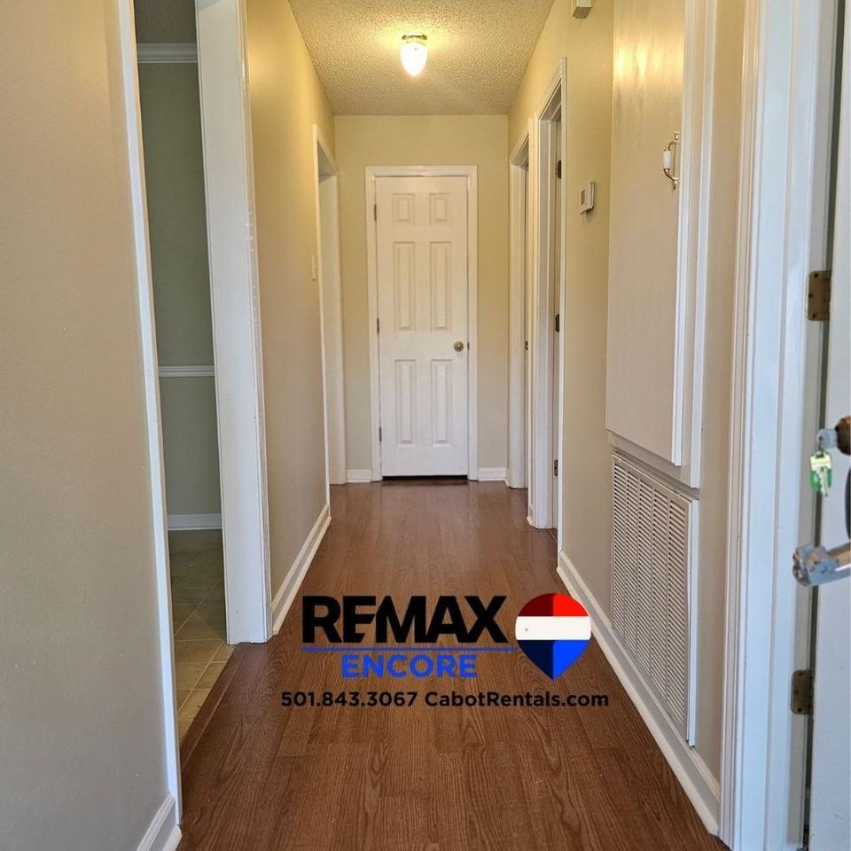 15 Silverado Ct - Photo 2 of 9