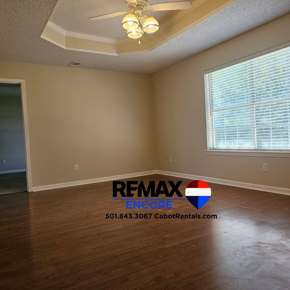 15 Silverado Ct - Photo 3 of 9