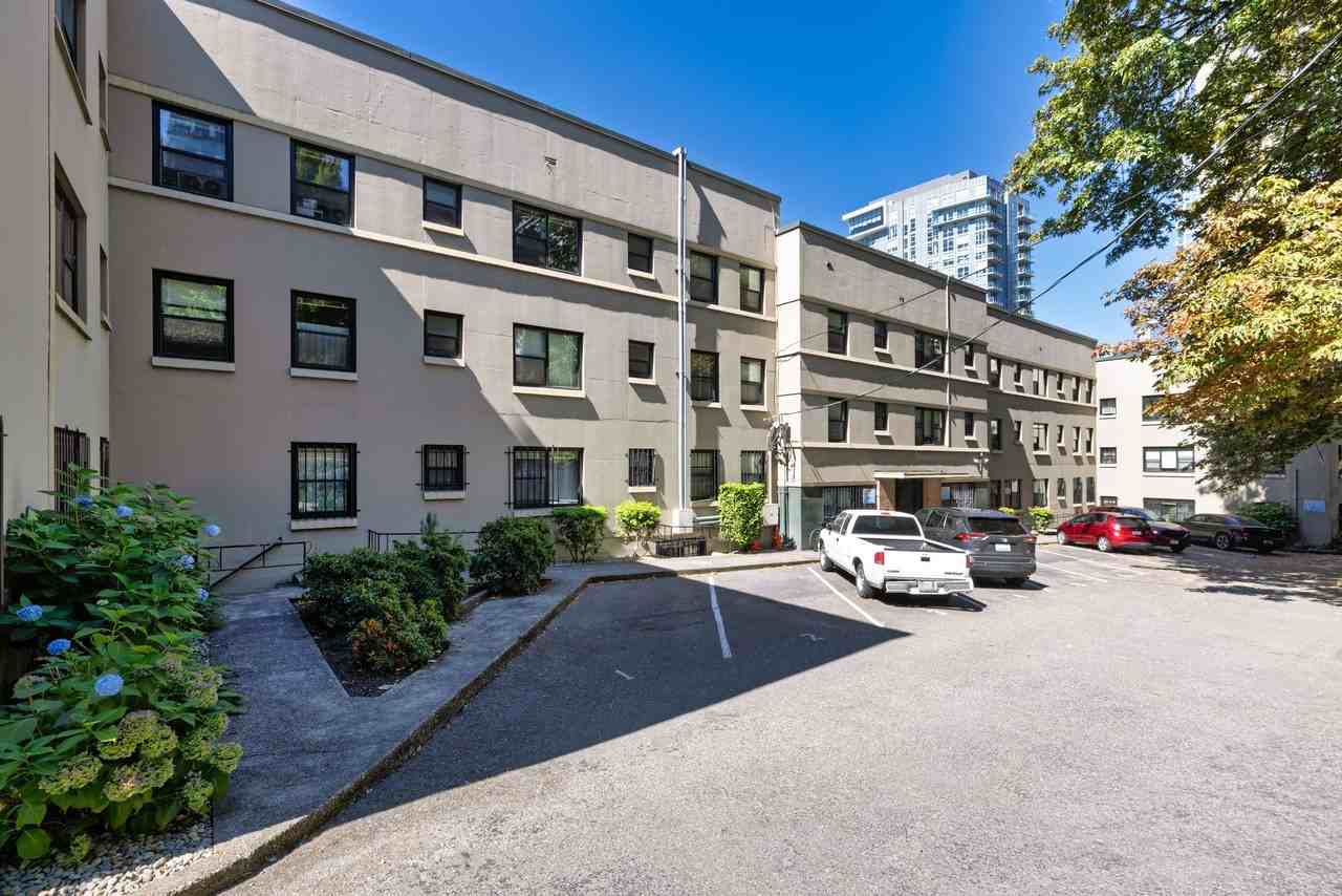 Bay Ridge Court - Photo 3 of 30
