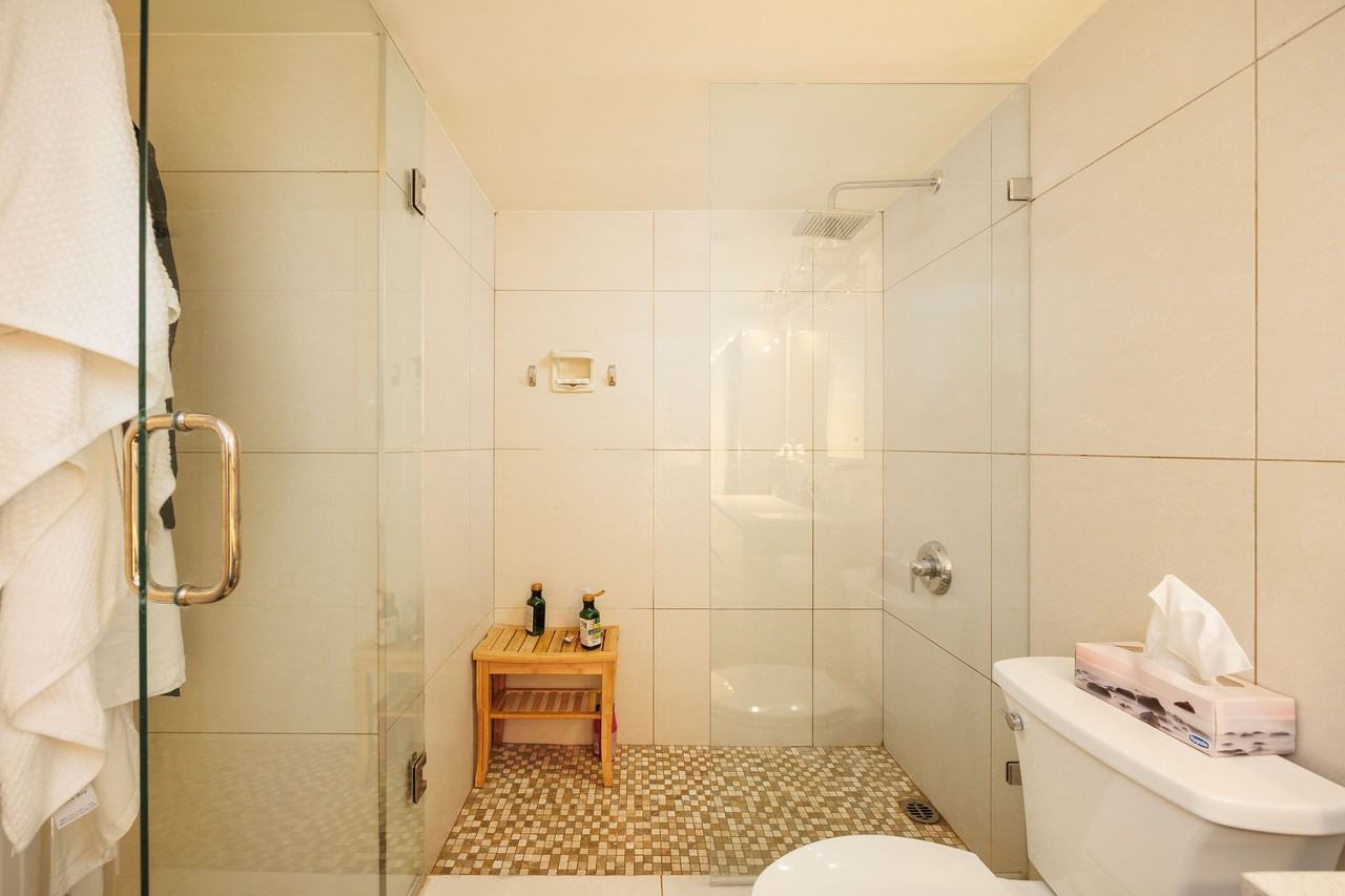 2024 Fullerton Avenue #710 - Photo 6 of 20