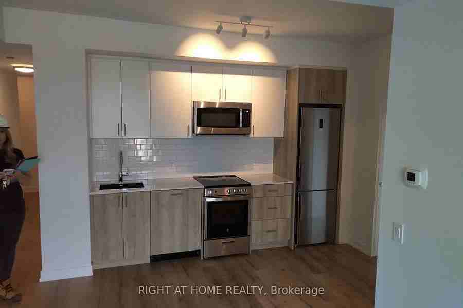 1195 The Queensway #202 - Photo 4 of 8