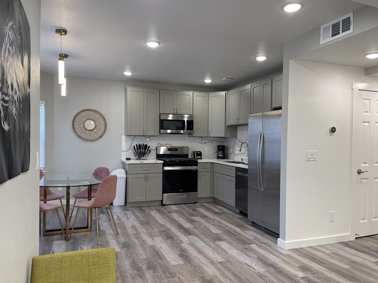 1187 34th Street - Photo 2 of 33