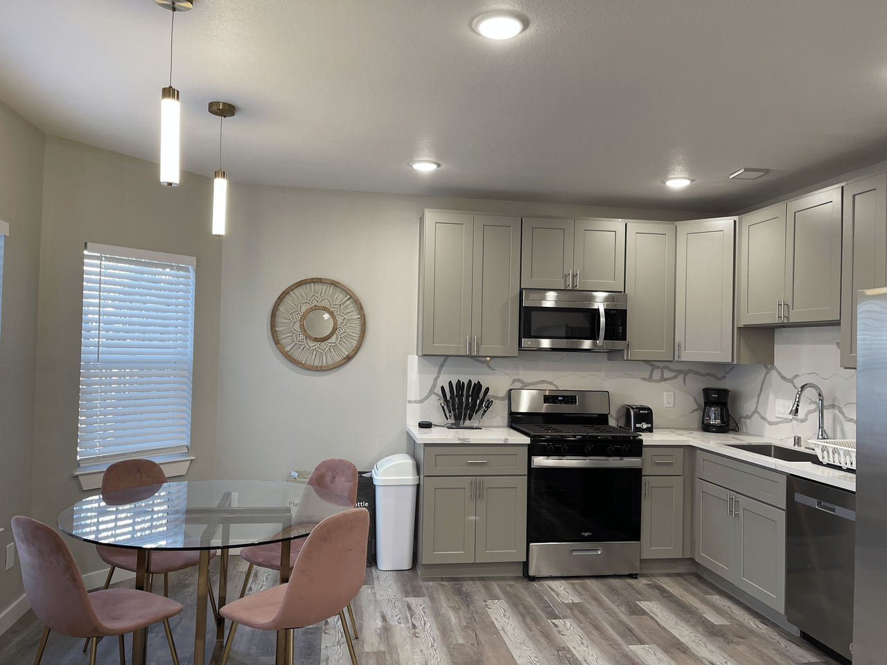 1187 34th Street - Photo 5 of 33