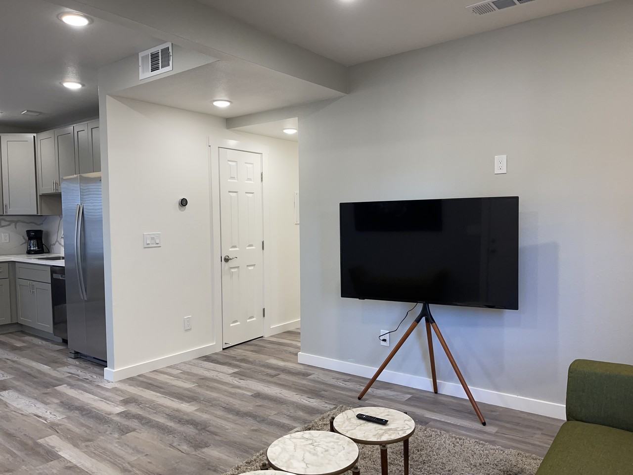 1187 34th Street - Photo 6 of 33