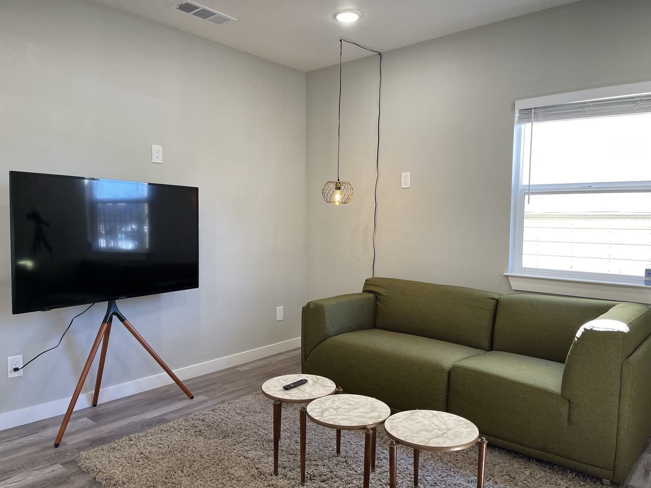 1187 34th Street - Photo 7 of 33