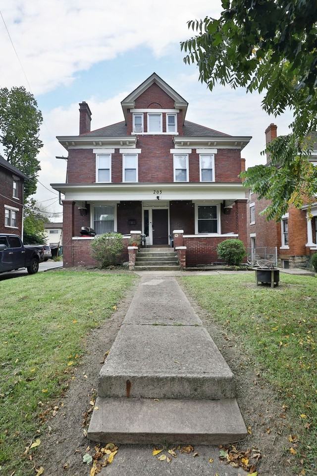 205 E 14th Ave - Photo 3 of 50