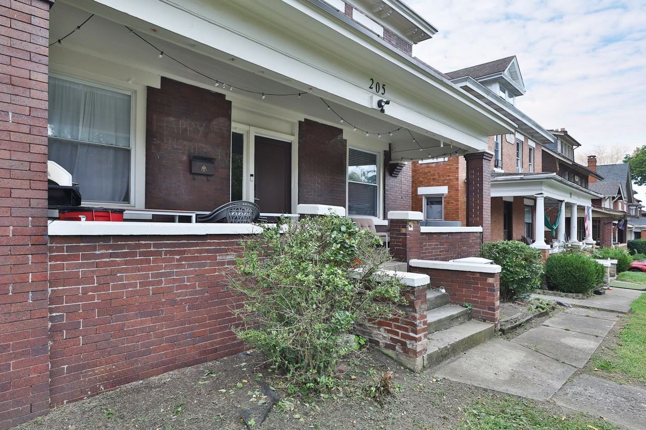 205 E 14th Ave - Photo 4 of 50