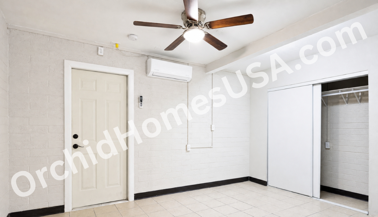 505 W 10th St #G - Photo 4 of 10