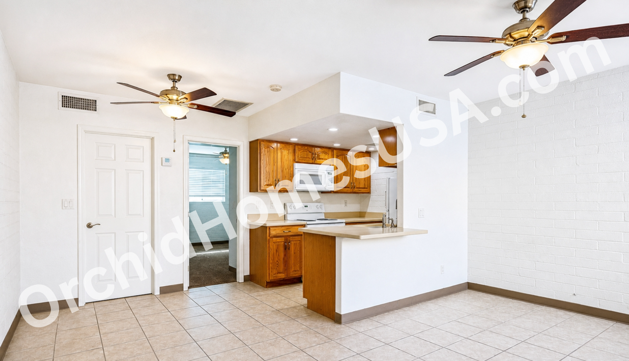 505 W 10th St #F - Photo 2 of 13