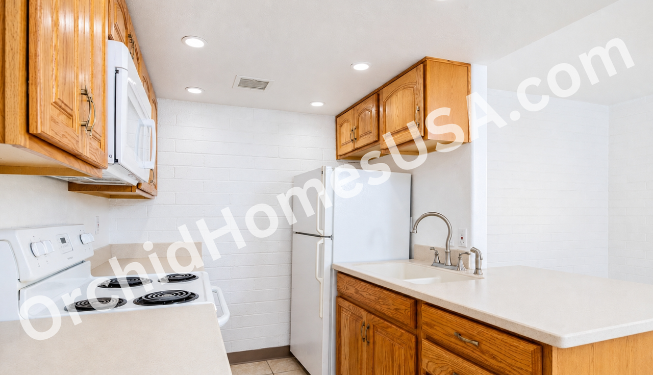 505 W 10th St #F - Photo 3 of 13