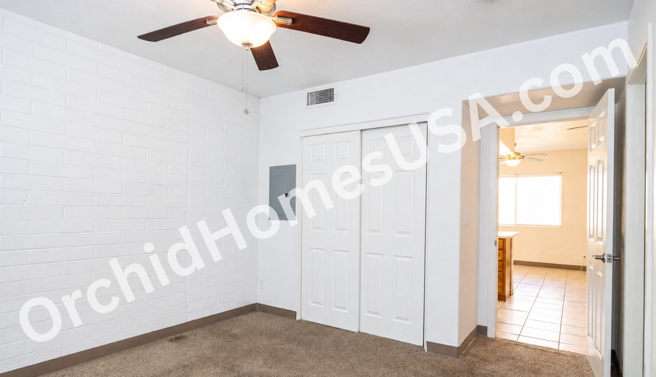 505 W 10th St #F - Photo 6 of 13