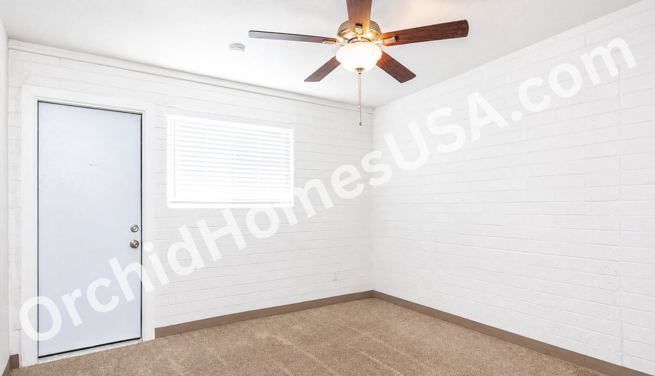 505 W 10th St #F - Photo 7 of 13