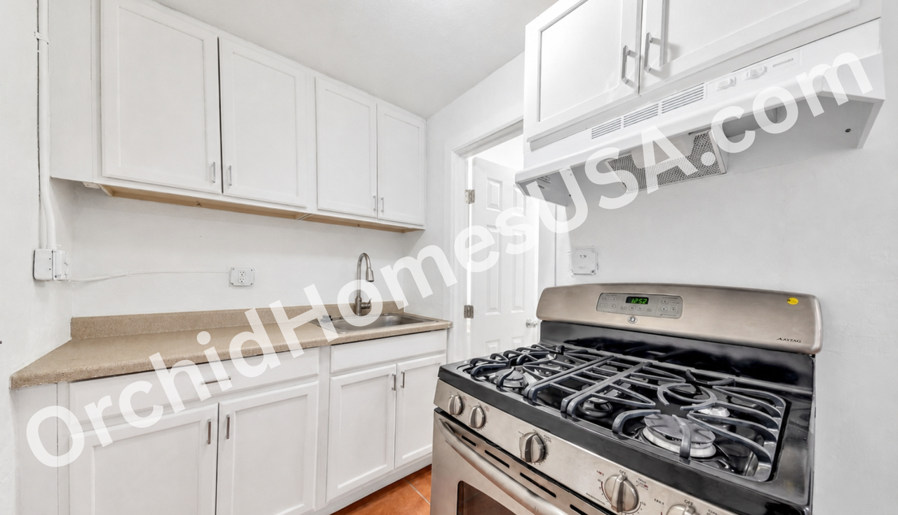 909 South 35th AvenueUnit 6 #6 - Photo 4 of 13