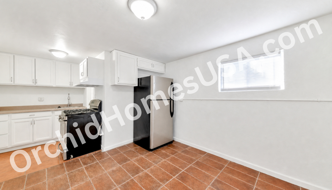 909 South 35th AvenueUnit 6 #6 - Photo 5 of 13