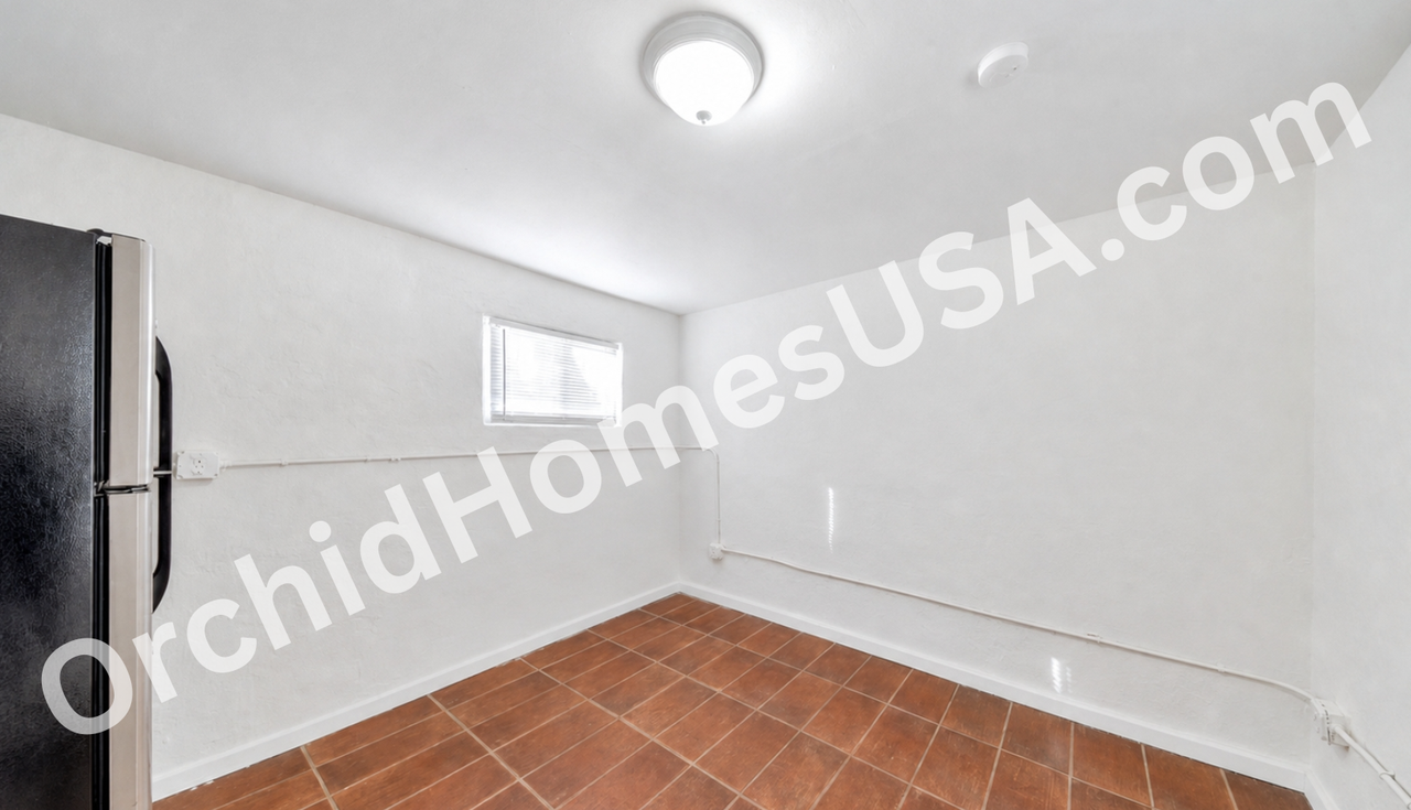 909 South 35th AvenueUnit 6 #6 - Photo 7 of 13