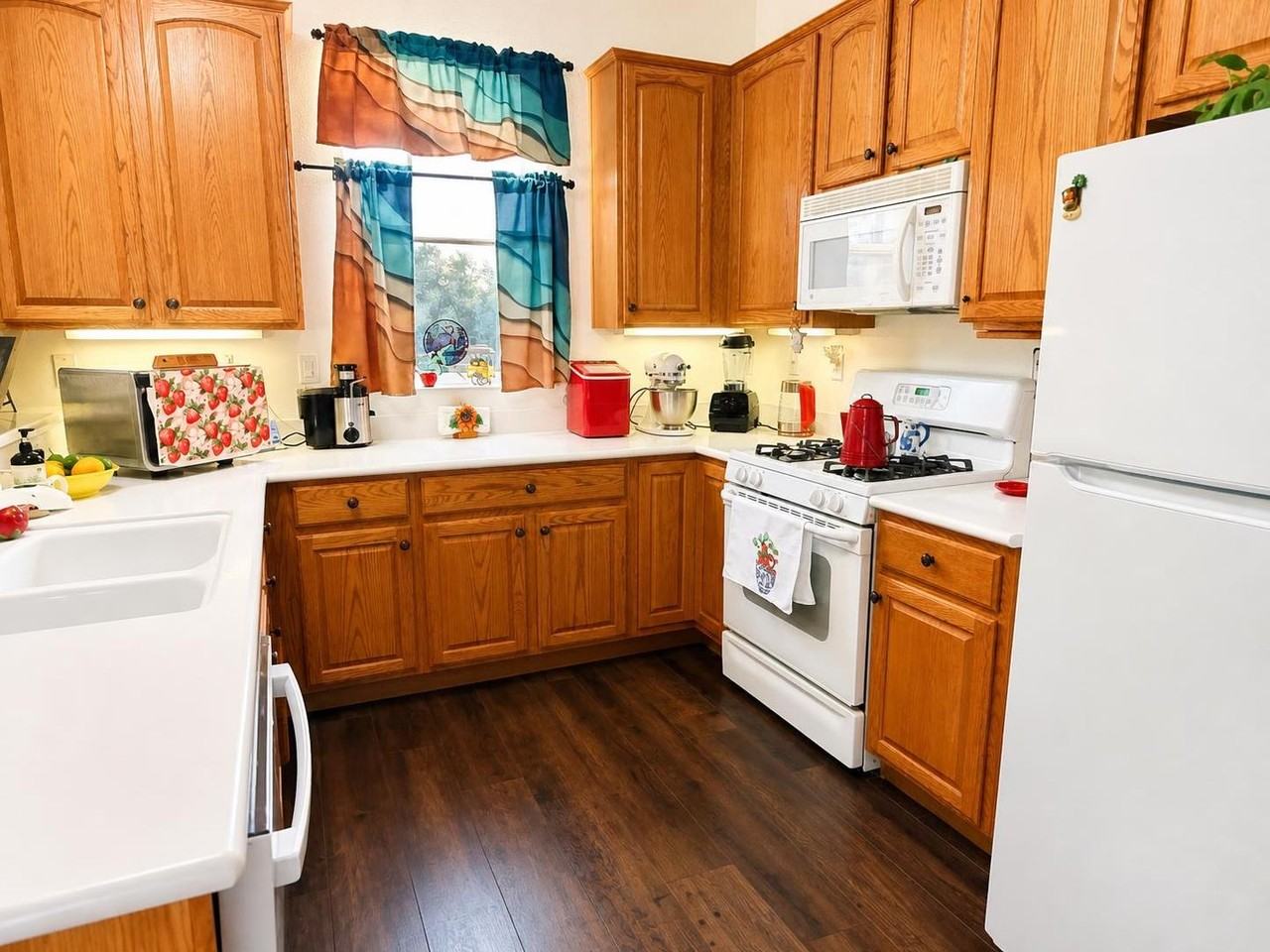 1085 Northview Dr #1 - Photo 7 of 21