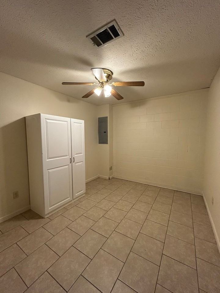 208 Tyler Rd - Photo 5 of 13