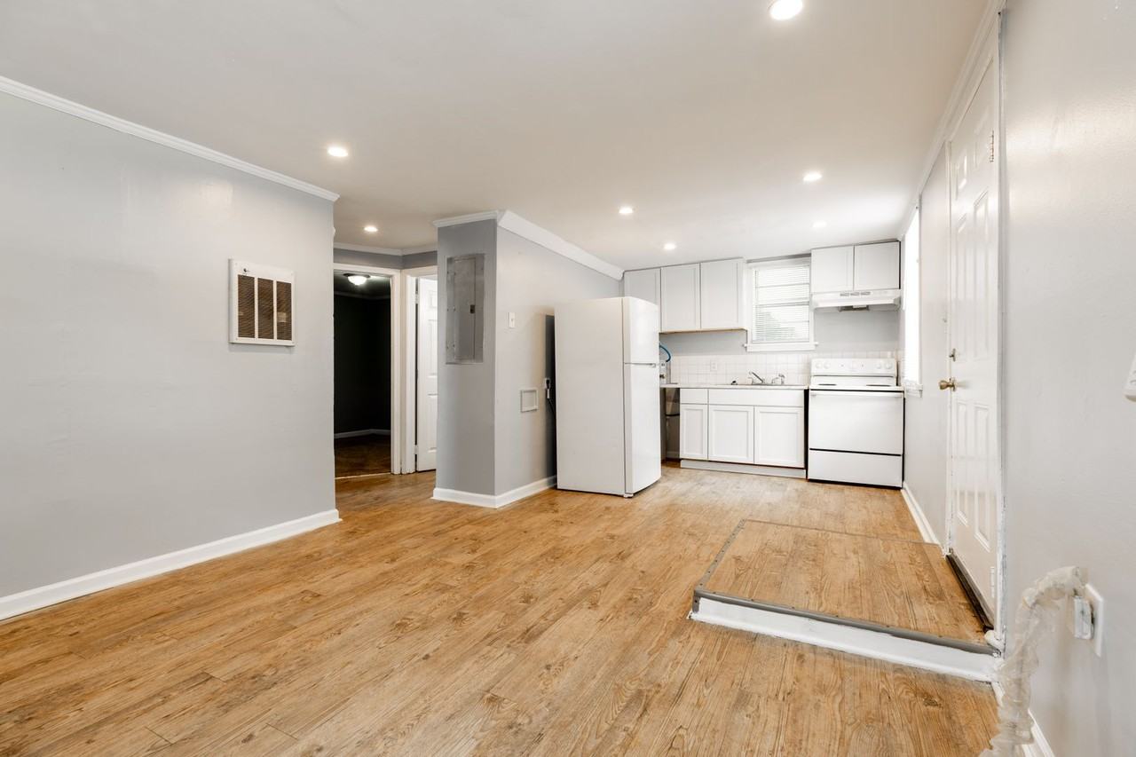 Creekside at Noisette Apartments - Photo 5 of 12