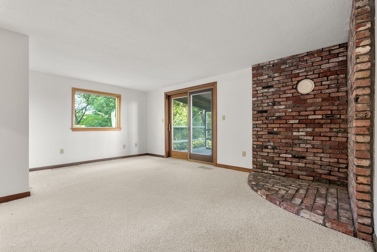 4 Tanglewood Rd - Photo 4 of 38