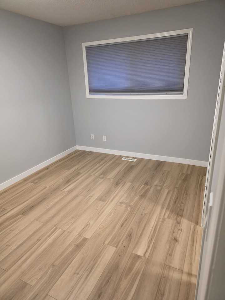 106 Sandstone Cres Se - Photo 4 of 37