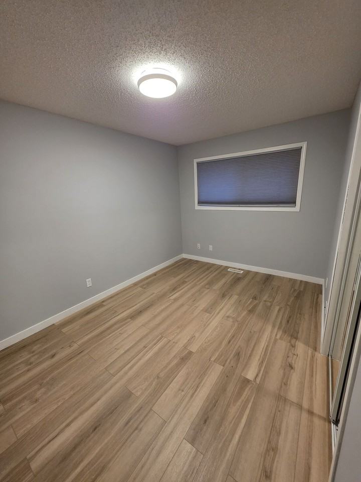 106 Sandstone Cres Se - Photo 6 of 37