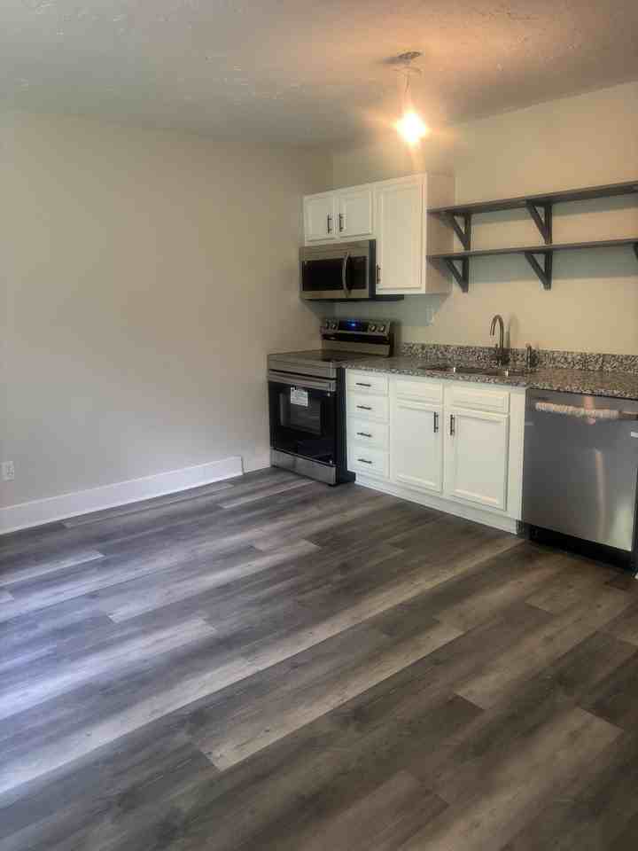 51 Mullis St #B - Photo 6 of 8