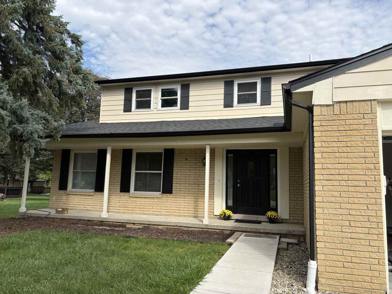 492 Lexington Ct #NA - Photo 2 of 11