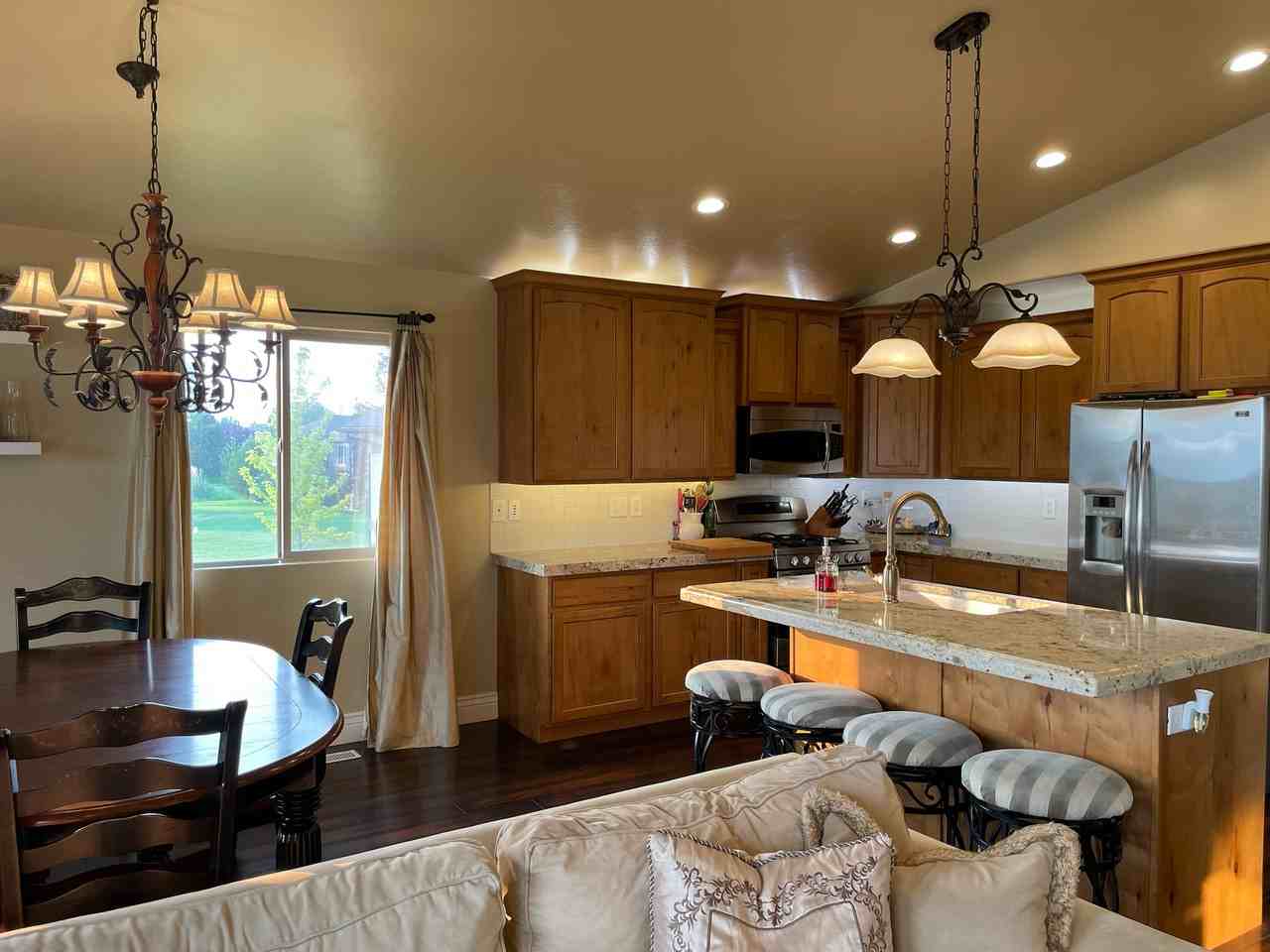 976 S 1925 W #A - Photo 3 of 15