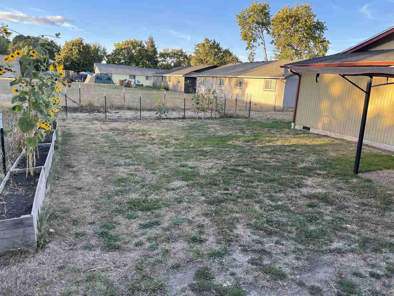 725 Manor Way #NA - Photo 4 of 18