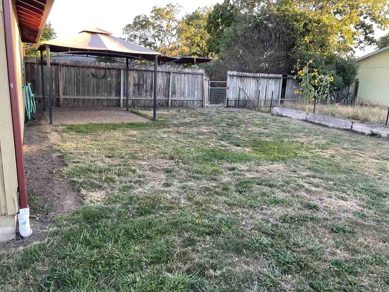 725 Manor Way #NA - Photo 5 of 18
